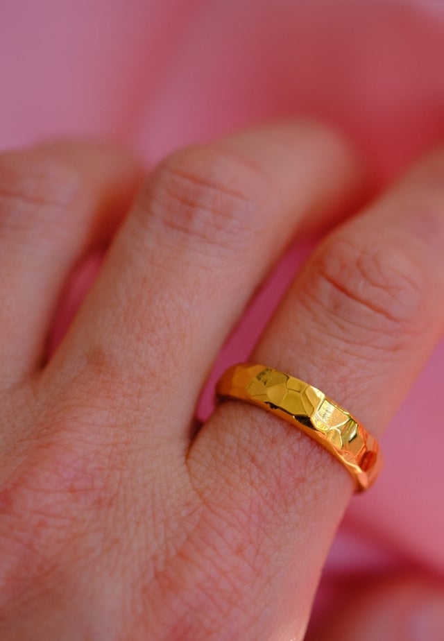 Sample Sale - Gold Faceted Band