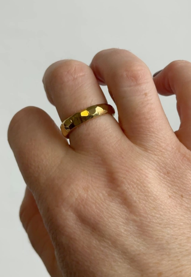 Sample Sale - Gold Faceted Band